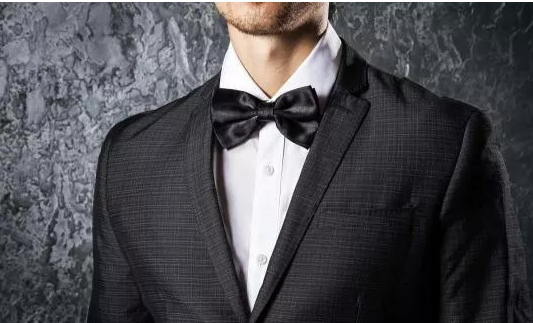 为什么定制西装都是手工锁眼? 为什么定制西装都是手工锁眼?